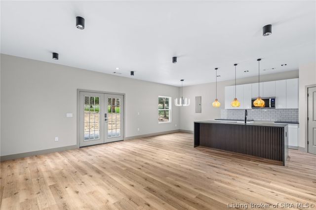 7725 NE Greenbrier Road, Georgetown, IN 47122