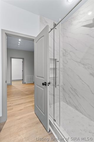 7725 NE Greenbrier Road, Georgetown, IN 47122