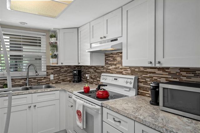 4101 PASSPORT LANE 202, New Port Richey, FL 34653