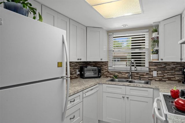 4101 PASSPORT LANE 202, New Port Richey, FL 34653