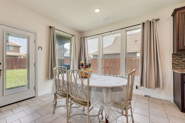 1017 Vista Lane, Desoto, TX 75115