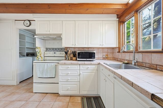 236 Union, Weymouth, MA 02190