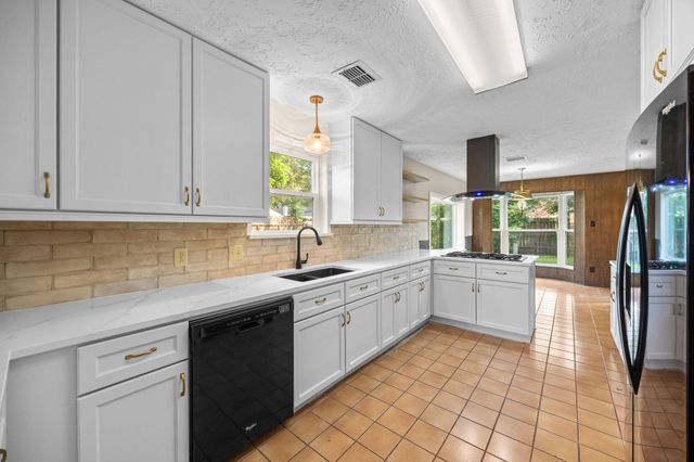 10214 Huntington View Drive, Houston, TX 77099