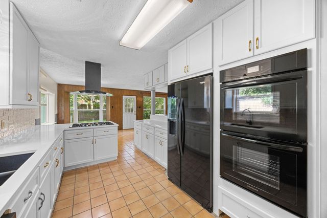 10214 Huntington View Drive, Houston, TX 77099