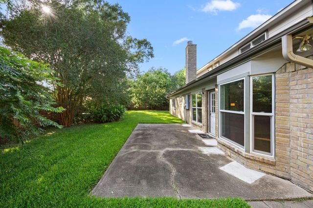 10214 Huntington View Drive, Houston, TX 77099