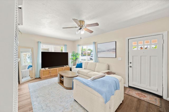 304 Sierra Blvd, Roseville, CA 95678