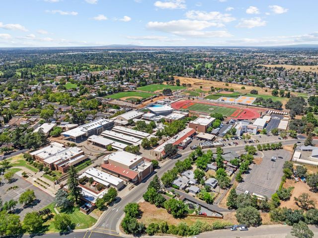 304 Sierra Blvd, Roseville, CA 95678
