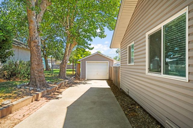 304 Sierra Blvd, Roseville, CA 95678