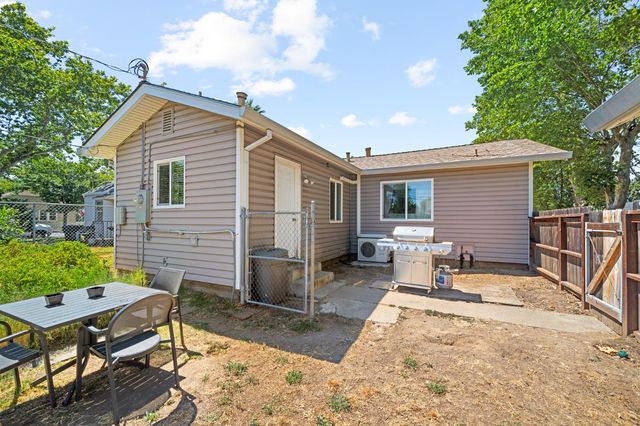 304 Sierra Blvd, Roseville, CA 95678