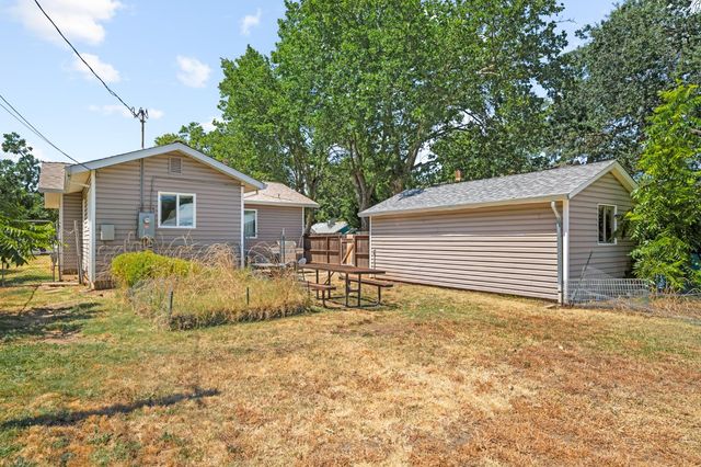 304 Sierra Blvd, Roseville, CA 95678