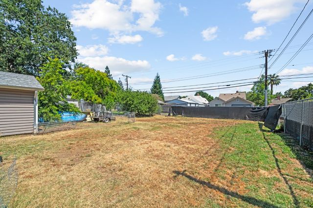 304 Sierra Blvd, Roseville, CA 95678