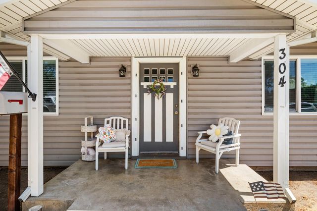 304 Sierra Blvd, Roseville, CA 95678