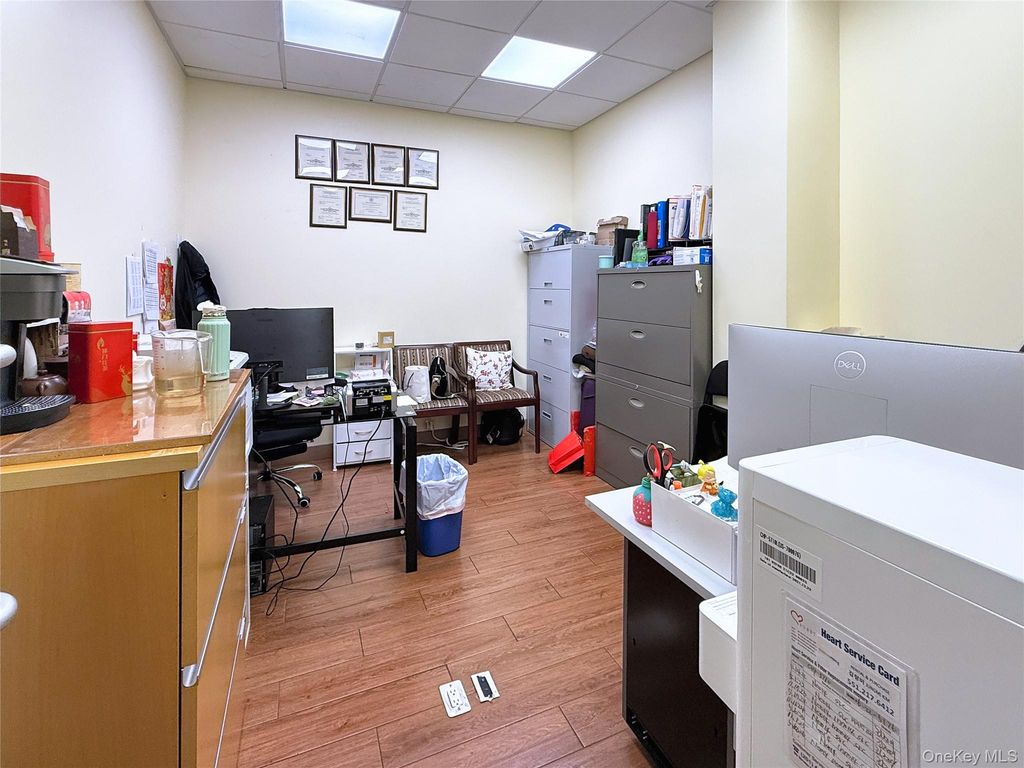 38-08 Union Street 2E, Flushing, NY 11354 — photo 5