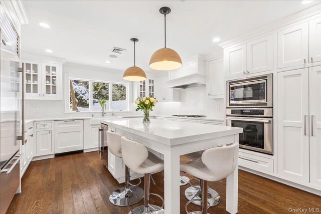 14 Eagles Bluff, Rye Brook, NY 10573