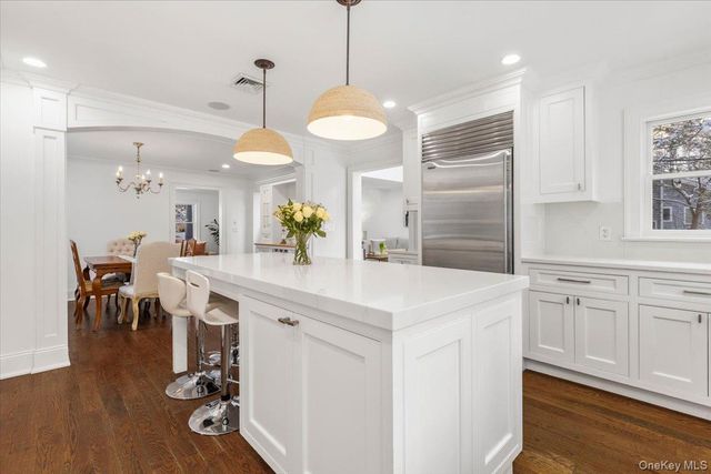 14 Eagles Bluff, Rye Brook, NY 10573