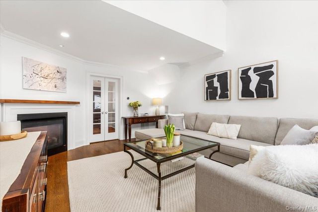 14 Eagles Bluff, Rye Brook, NY 10573