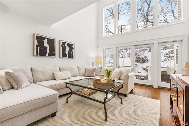 14 Eagles Bluff, Rye Brook, NY 10573