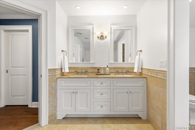 14 Eagles Bluff, Rye Brook, NY 10573