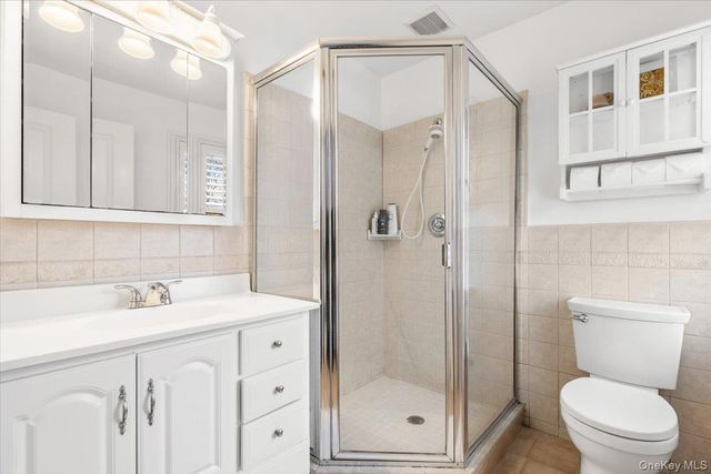 14 Eagles Bluff, Rye Brook, NY 10573