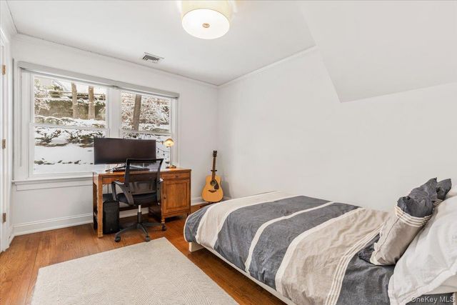 14 Eagles Bluff, Rye Brook, NY 10573