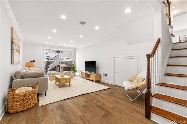 14 Eagles Bluff, Rye Brook, NY 10573