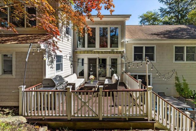 14 Eagles Bluff, Rye Brook, NY 10573