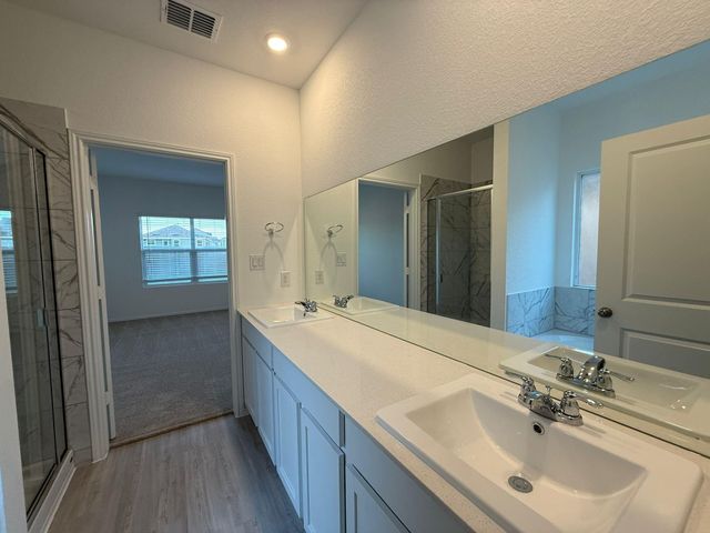 499 Avre LOOP, Kyle, TX 78640