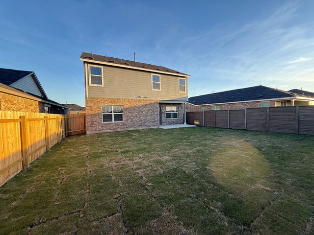 499 Avre LOOP, Kyle, TX 78640