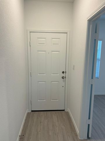 499 Avre LOOP, Kyle, TX 78640