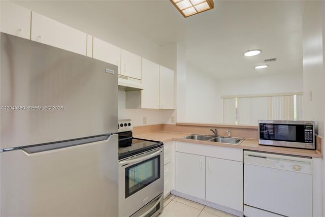 728 SW 122nd Ave 0, Pembroke Pines, FL 33025