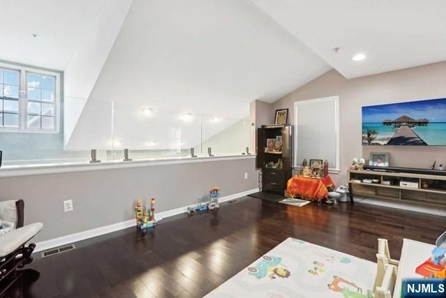 80 Lydia Drive, Guttenberg, NJ 07093