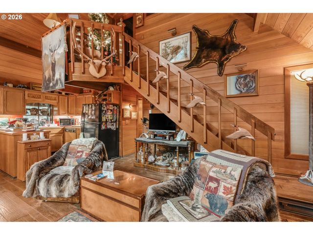 15202 WASHOUGAL RIVER Rd, Washougal, WA 98671