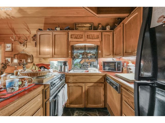 15202 WASHOUGAL RIVER Rd, Washougal, WA 98671