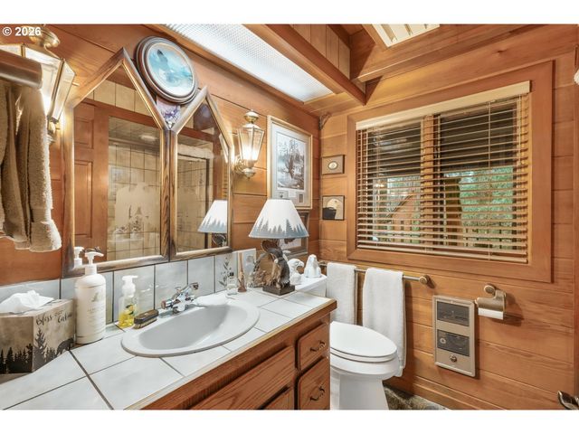 15202 WASHOUGAL RIVER Rd, Washougal, WA 98671