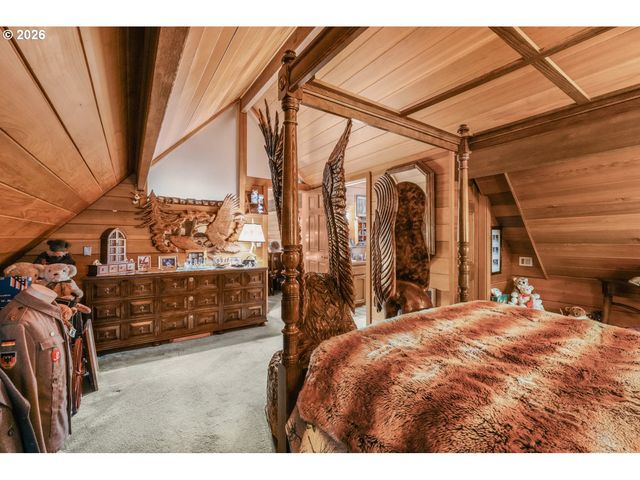 15202 WASHOUGAL RIVER Rd, Washougal, WA 98671