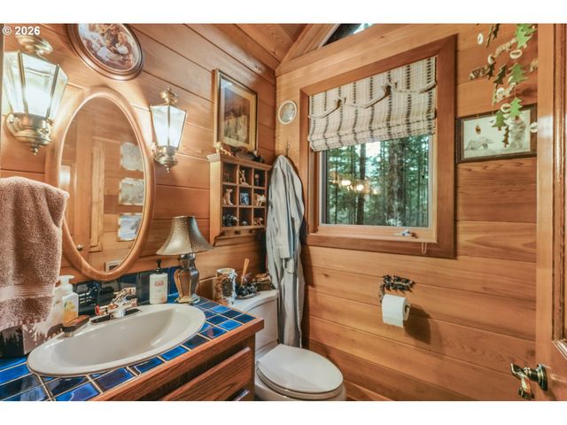 15202 WASHOUGAL RIVER Rd, Washougal, WA 98671