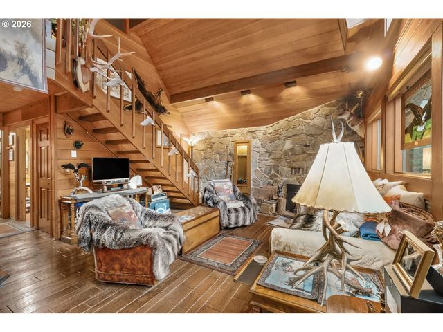 15202 WASHOUGAL RIVER Rd, Washougal, WA 98671