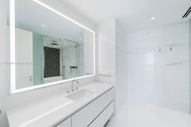 300 Biscayne Blvd Way 3709w, Miami, FL 33131