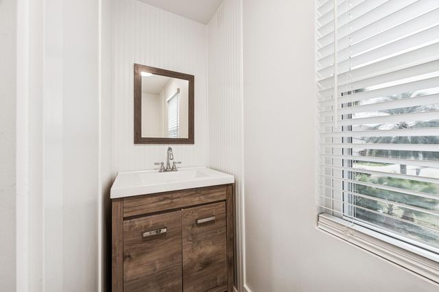 1814 Tiki Drive, Tiki Island, TX 77554