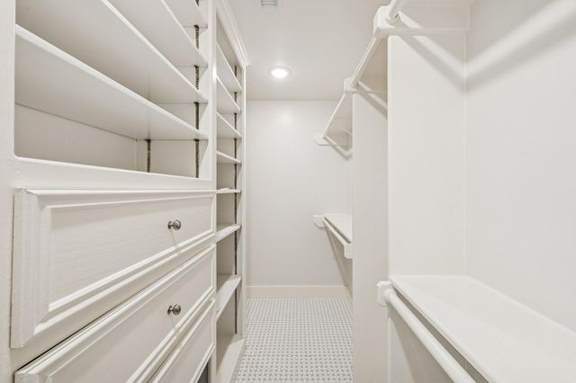 1814 Tiki Drive, Tiki Island, TX 77554