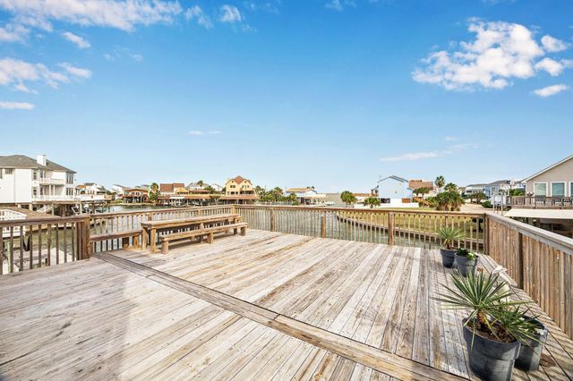1814 Tiki Drive, Tiki Island, TX 77554