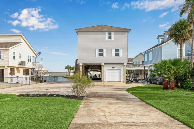 1814 Tiki Drive, Tiki Island, TX 77554