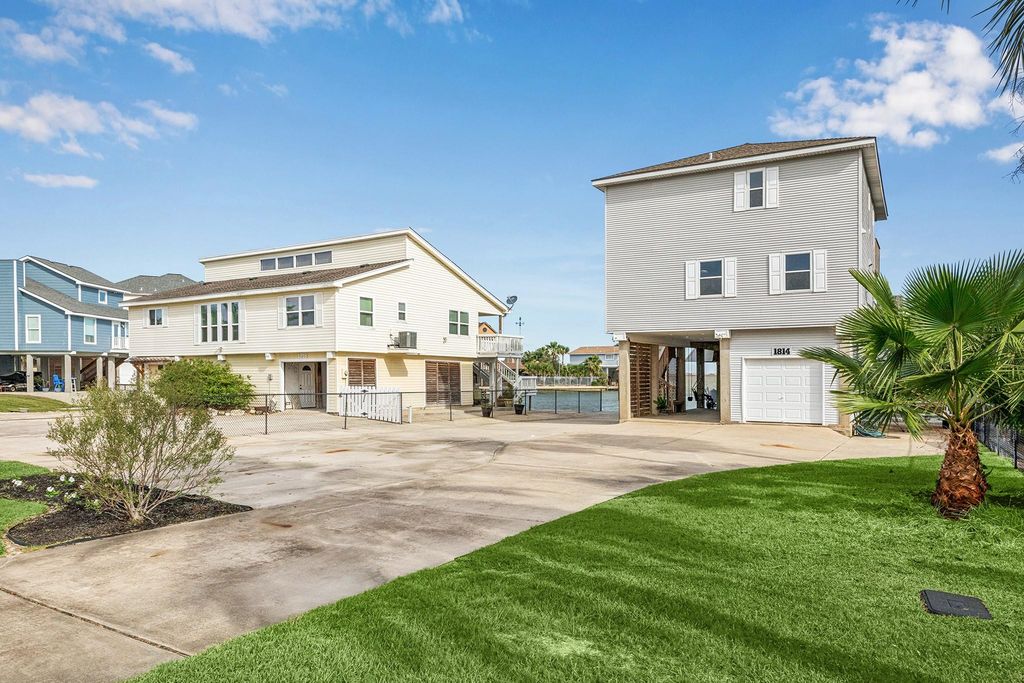 1814 Tiki Drive, Tiki Island, TX 77554