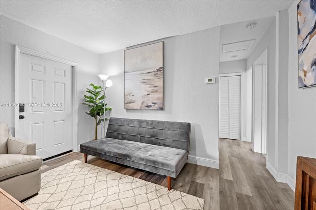 1208 NE 5th Ave 3, Fort Lauderdale, FL 33304