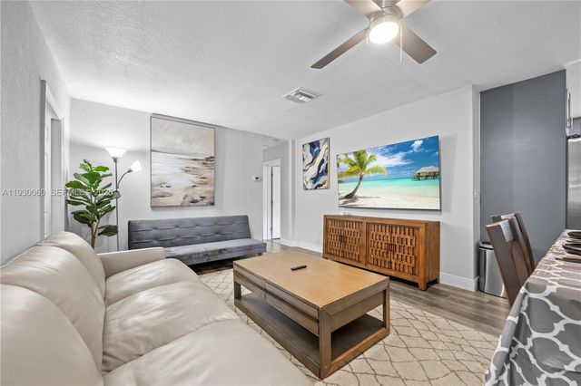 1208 NE 5th Ave 3, Fort Lauderdale, FL 33304