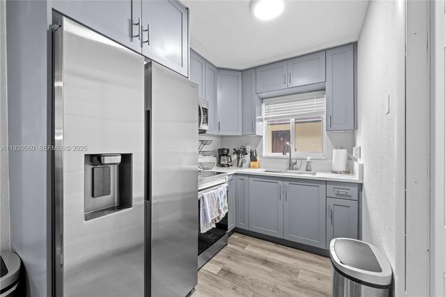 1208 NE 5th Ave 3, Fort Lauderdale, FL 33304