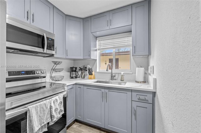 1208 NE 5th Ave 3, Fort Lauderdale, FL 33304