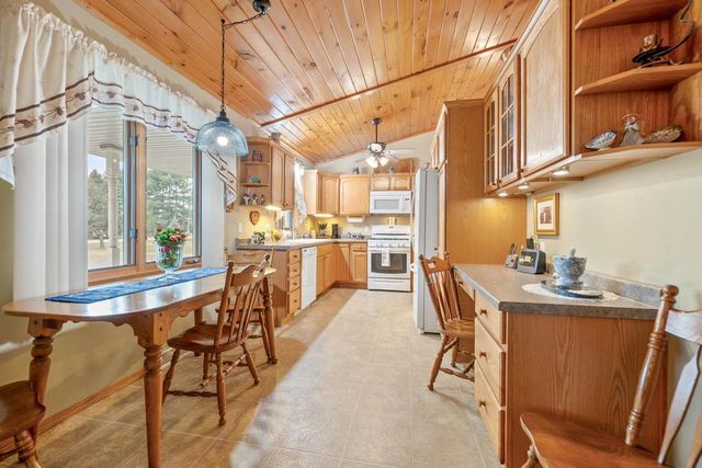 8144 SOUTH CHASE ROAD, Pulaski, WI 54162