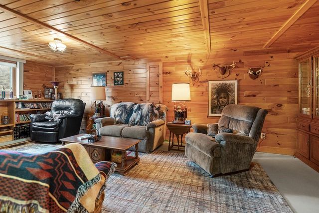 8144 SOUTH CHASE ROAD, Pulaski, WI 54162