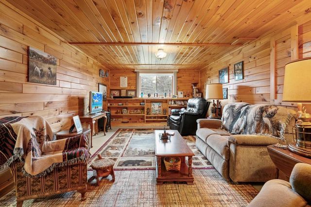 8144 SOUTH CHASE ROAD, Pulaski, WI 54162